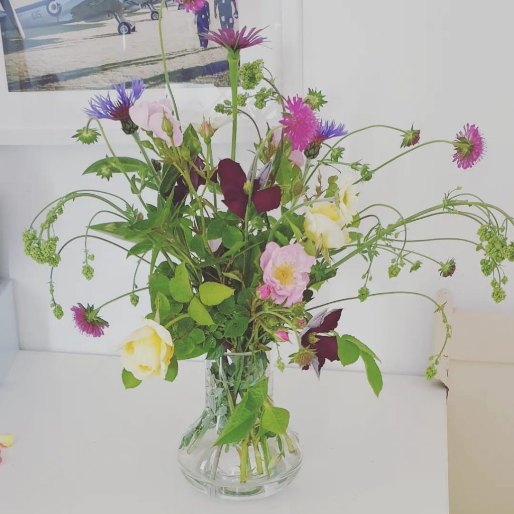 A simple spring posy